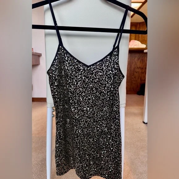 BUNDLE Express Dressy Tops - Black, Gold, Silver - Picture 13 of 16